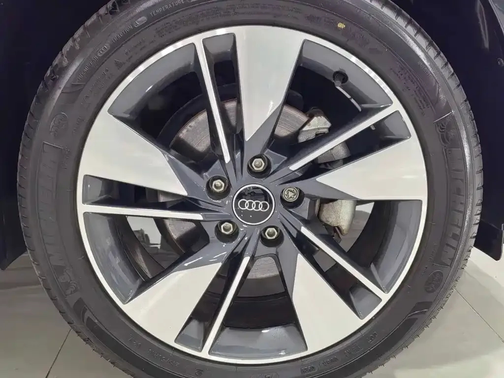 Audi Q2L 2023 из CN, фото 6