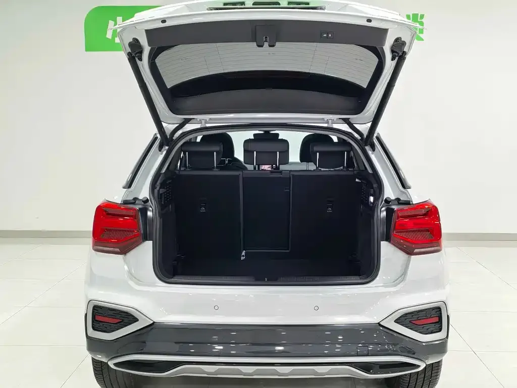 Audi Q2L 2023 из CN, фото 8
