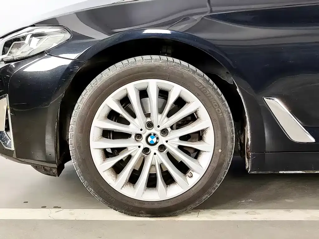 BMW 5 Series — фото 7