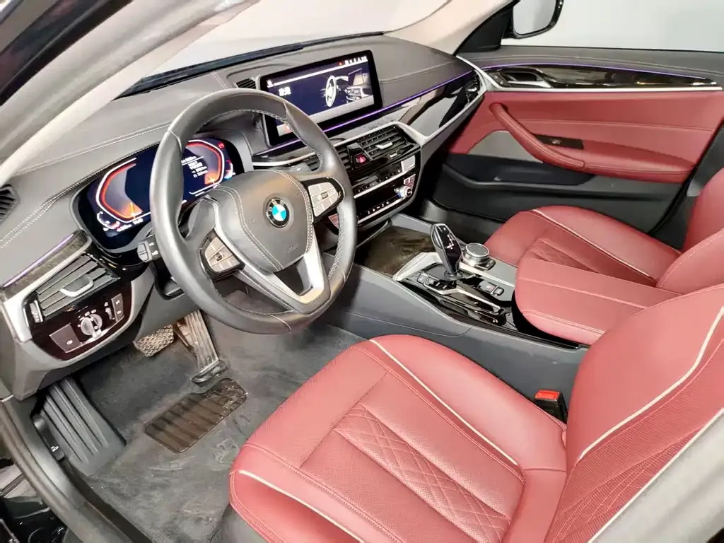 BMW 5 Series — фото 9