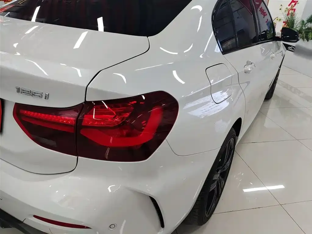 BMW 1 Series 2023 из CN, фото 8