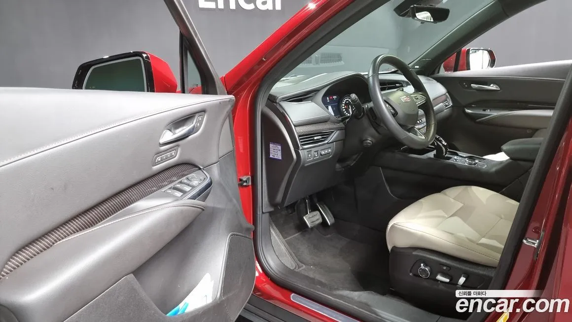 Cadillac XT4 2023 из KR, фото 10