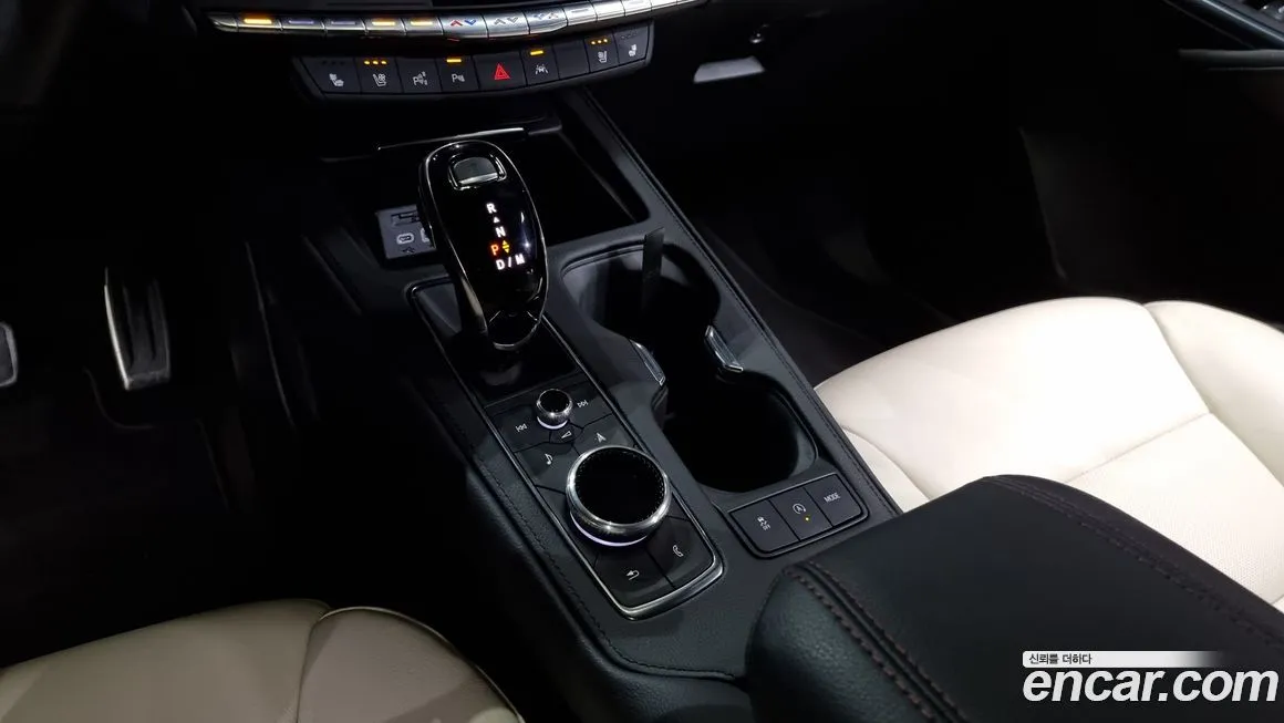 Cadillac XT4 2023 из KR, фото 9