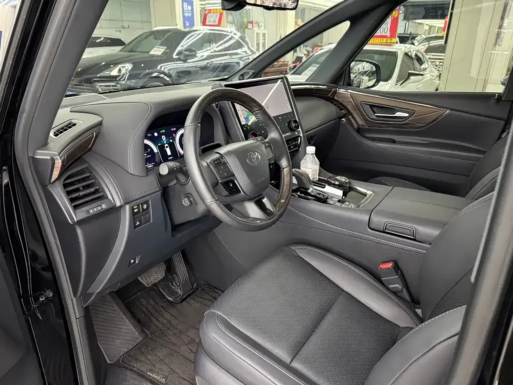 Toyota Alphard 2024 из CN, фото 4