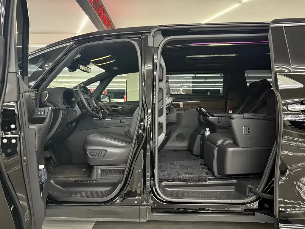 Toyota Alphard 2024 из CN, фото 6