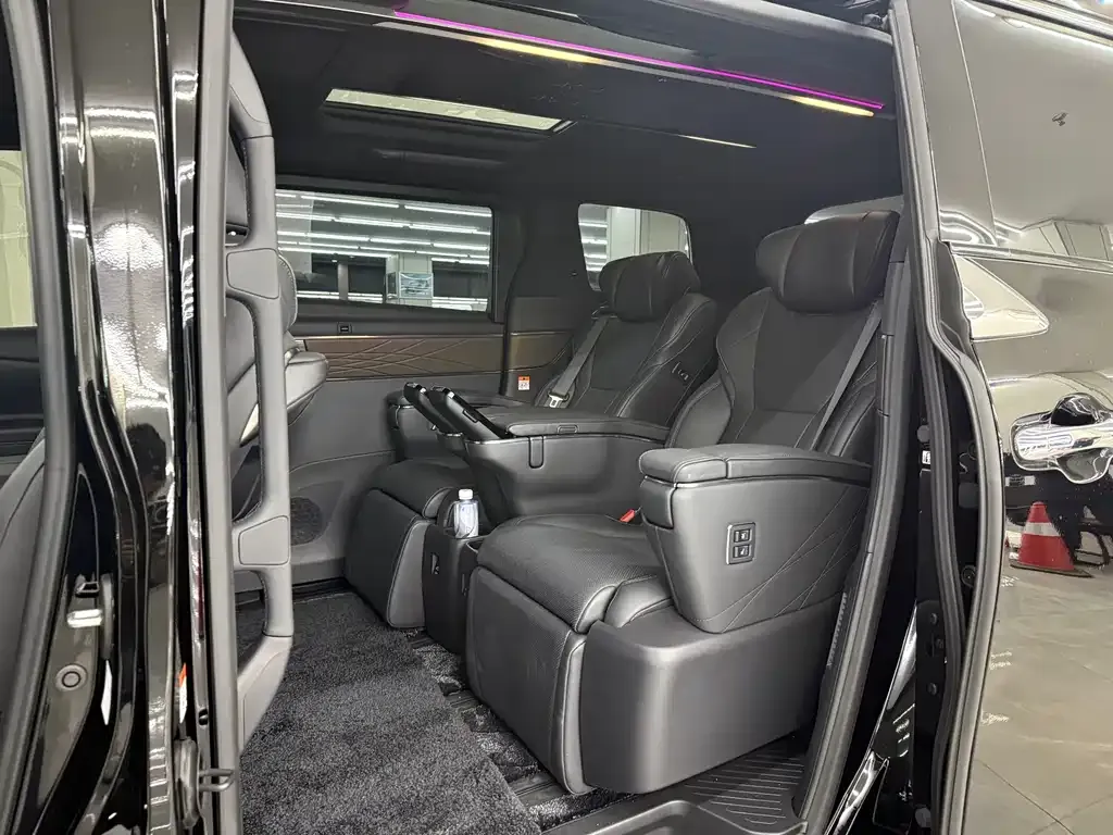 Toyota Alphard 2024 из CN, фото 7