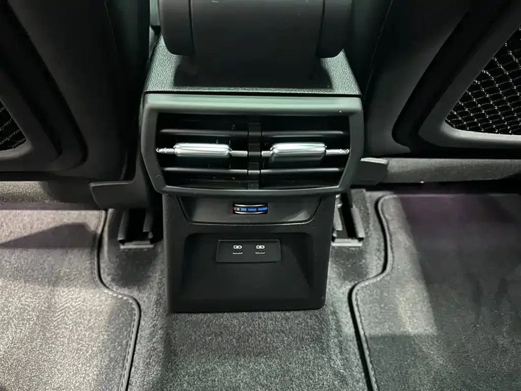Audi A3 2023 из CN, фото 10