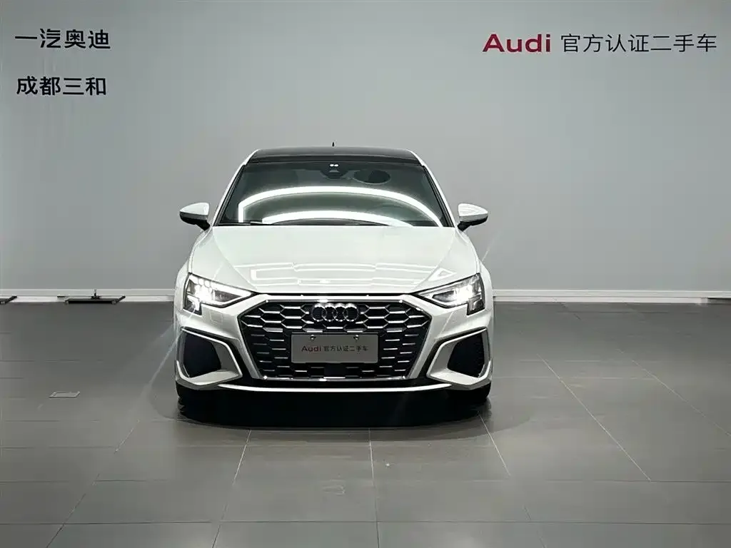 Audi A3 2023 из CN, фото 2