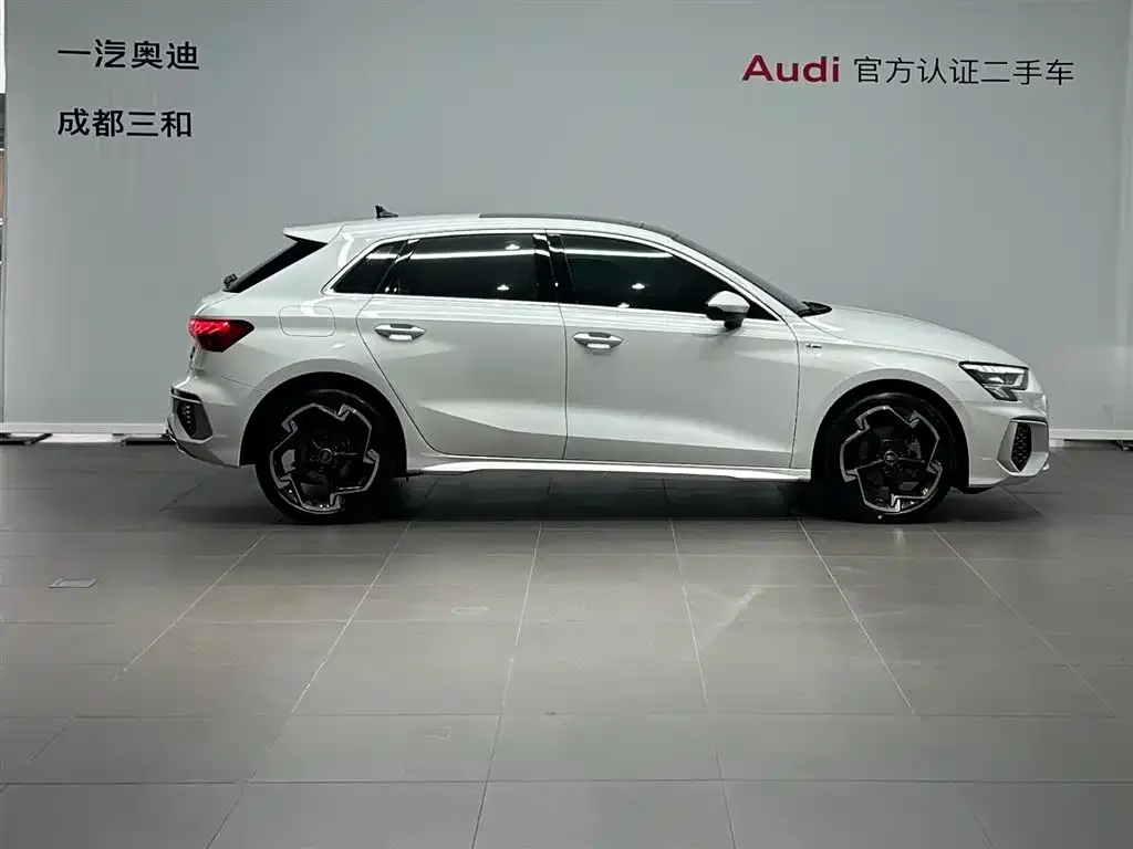 Audi A3 2023 из CN, фото 3