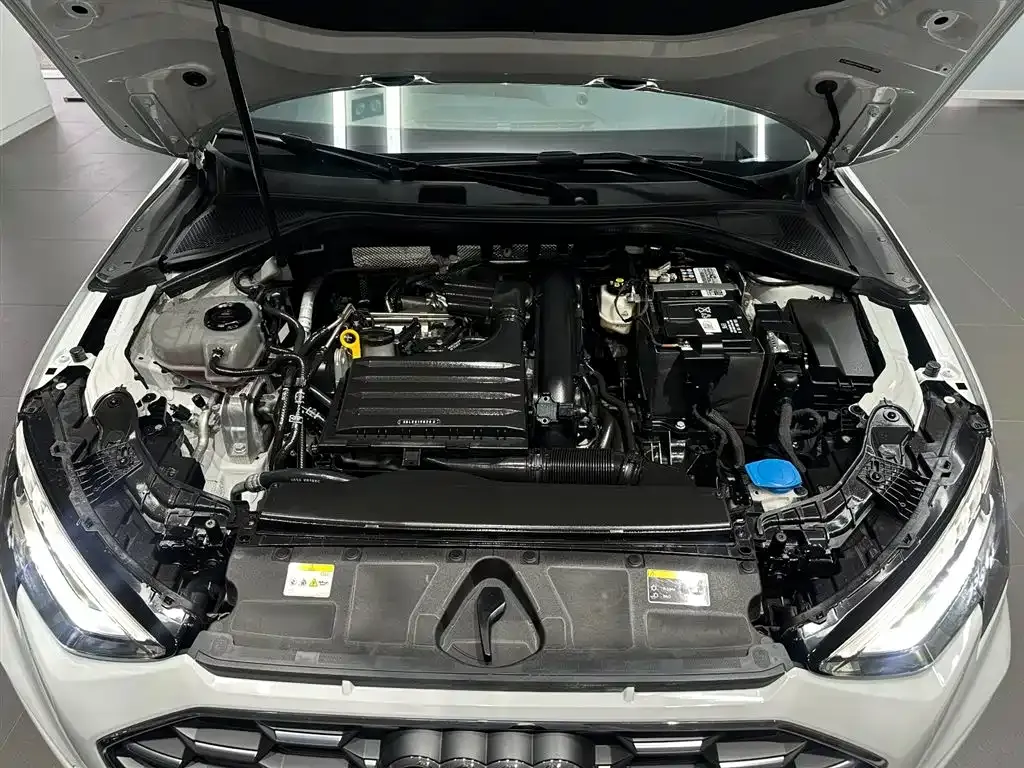 Audi A3 2023 из CN, фото 8