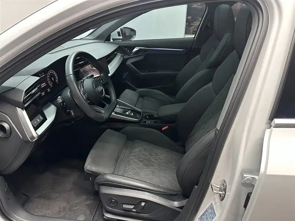 Audi A3 2023 из CN, фото 9