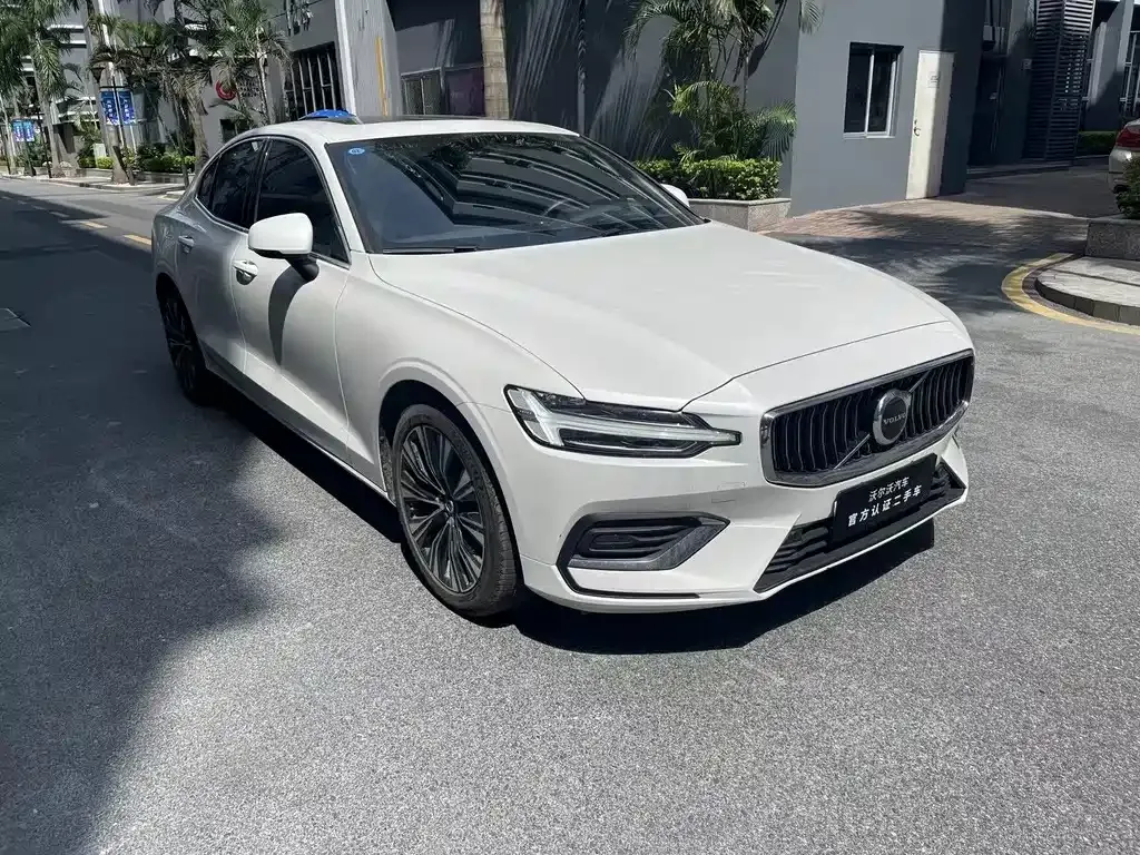Volvo S60 — фото 3
