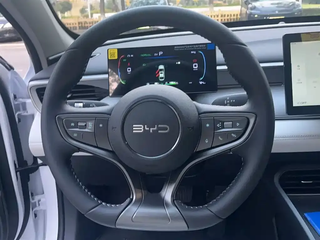 BYD Seal 05 DM-i — фото 10