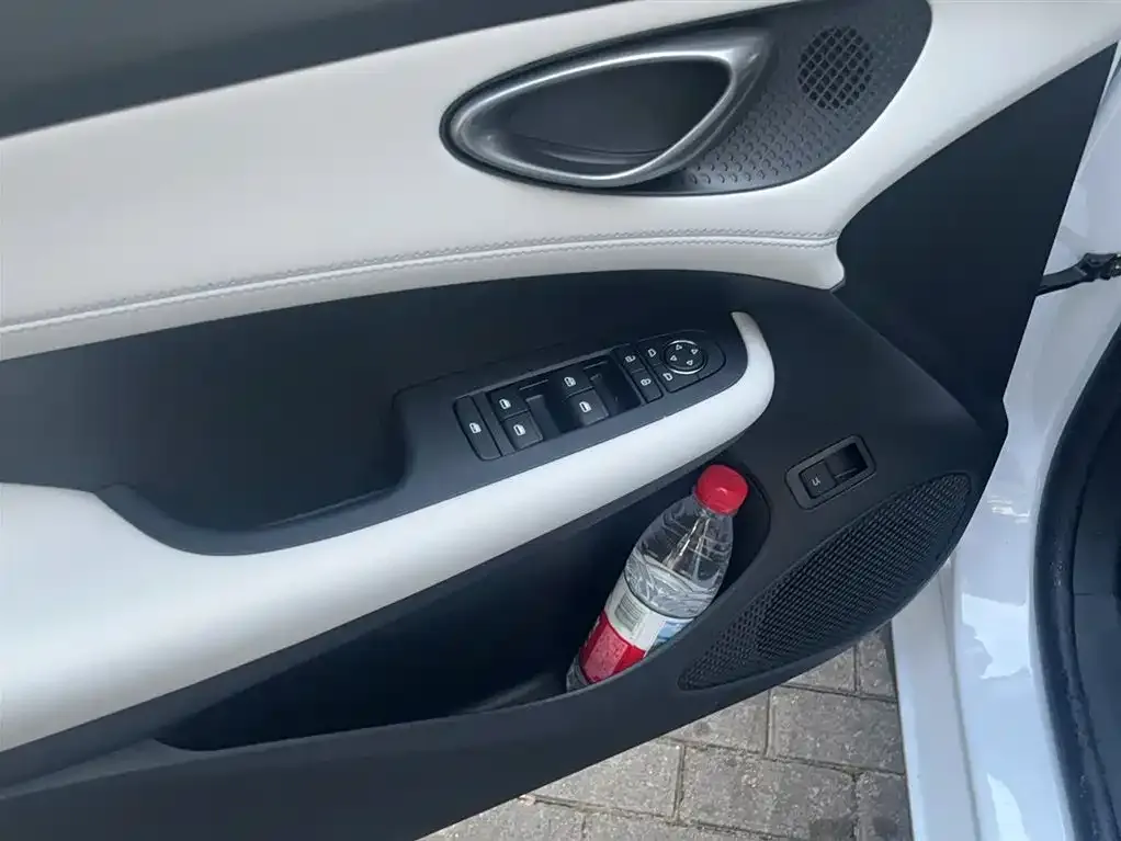 BYD Seal 05 DM-i — фото 4