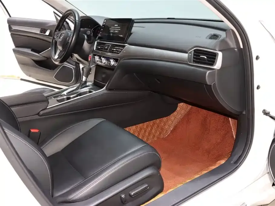 Honda Accord — фото 8