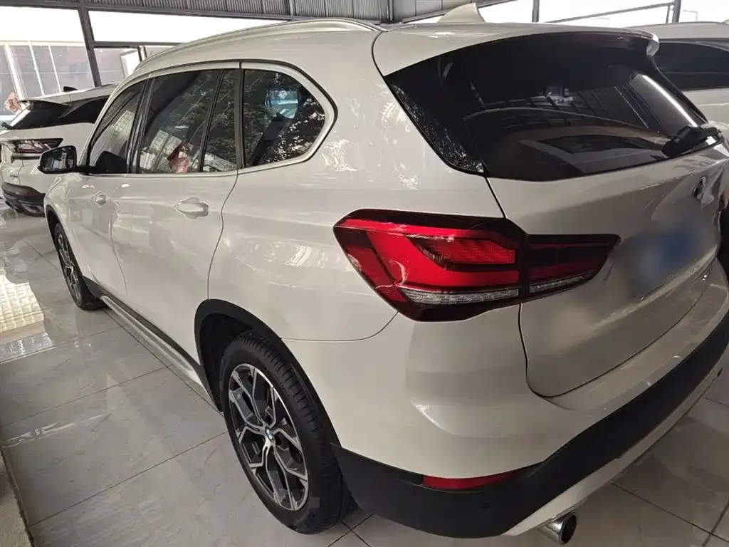 BMW X1 — фото 5