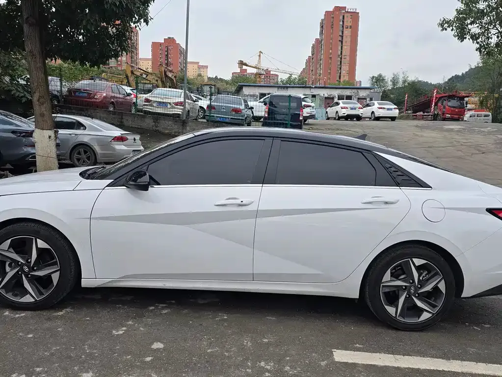 Hyundai Elantra 2022 из CN, фото 2