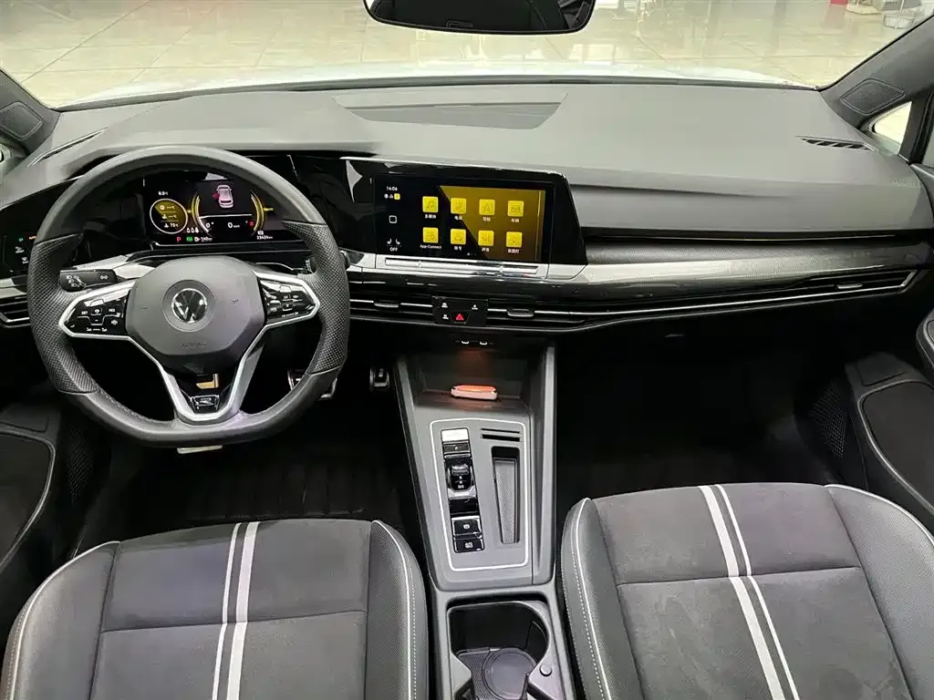 Volkswagen Golf 2022 из CN, фото 2