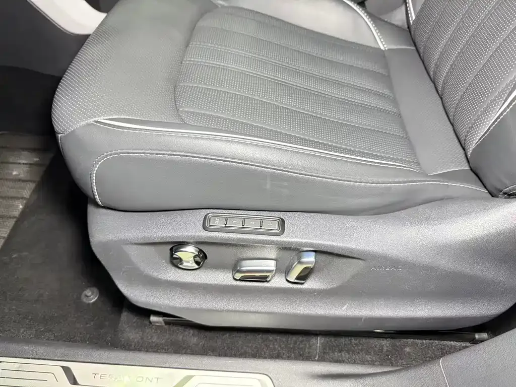 Volkswagen Teramont 2023 из CN, фото 6
