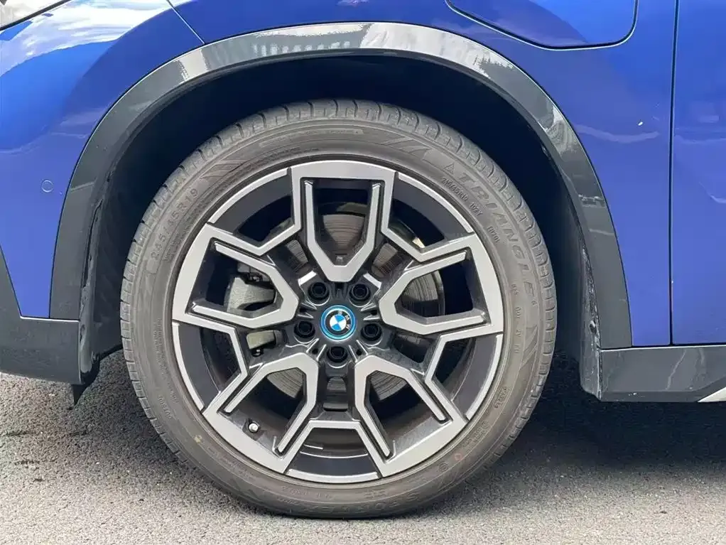 BMW iX1 2023 из CN, фото 9