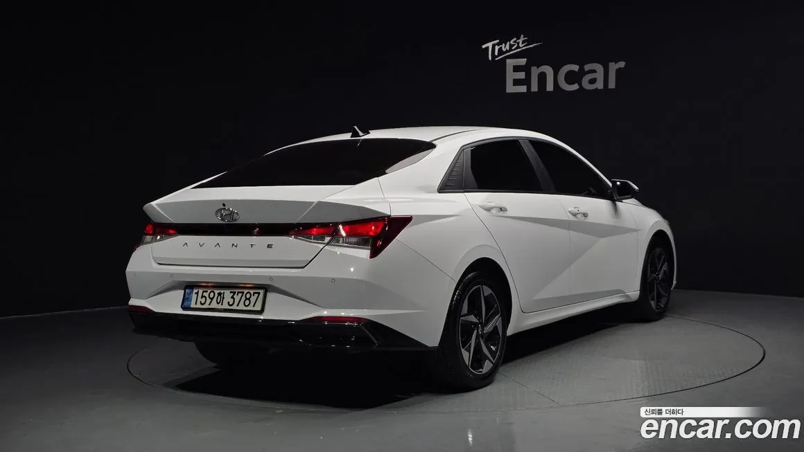 Hyundai AVANTE — фото 2