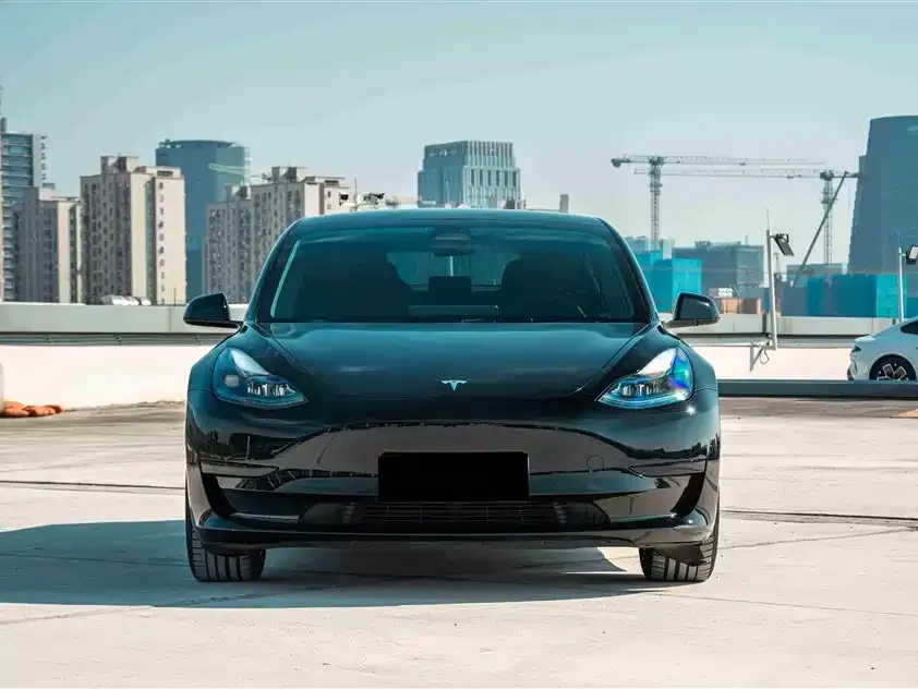 Tesla Model 3 — фото 2