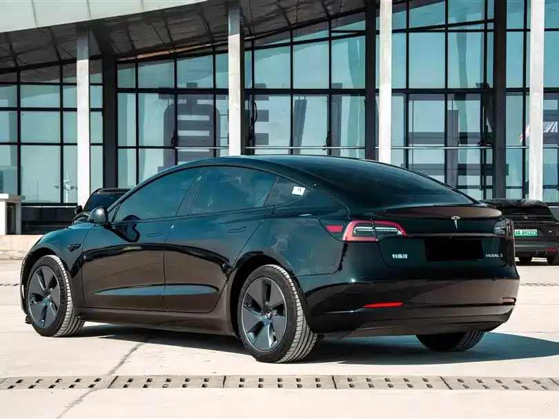 Tesla Model 3 — фото 6
