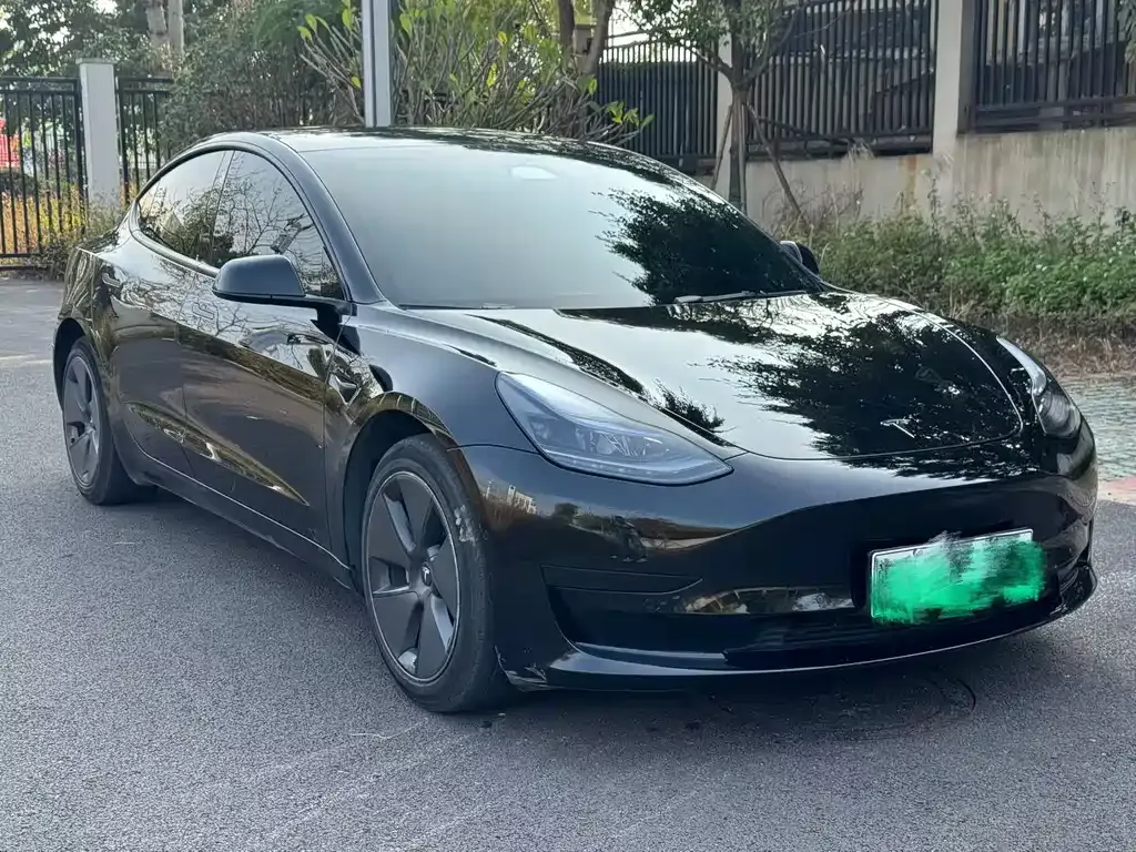 Tesla Model 3 — фото 3