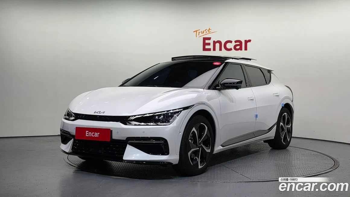 Kia EV6 — фото 1