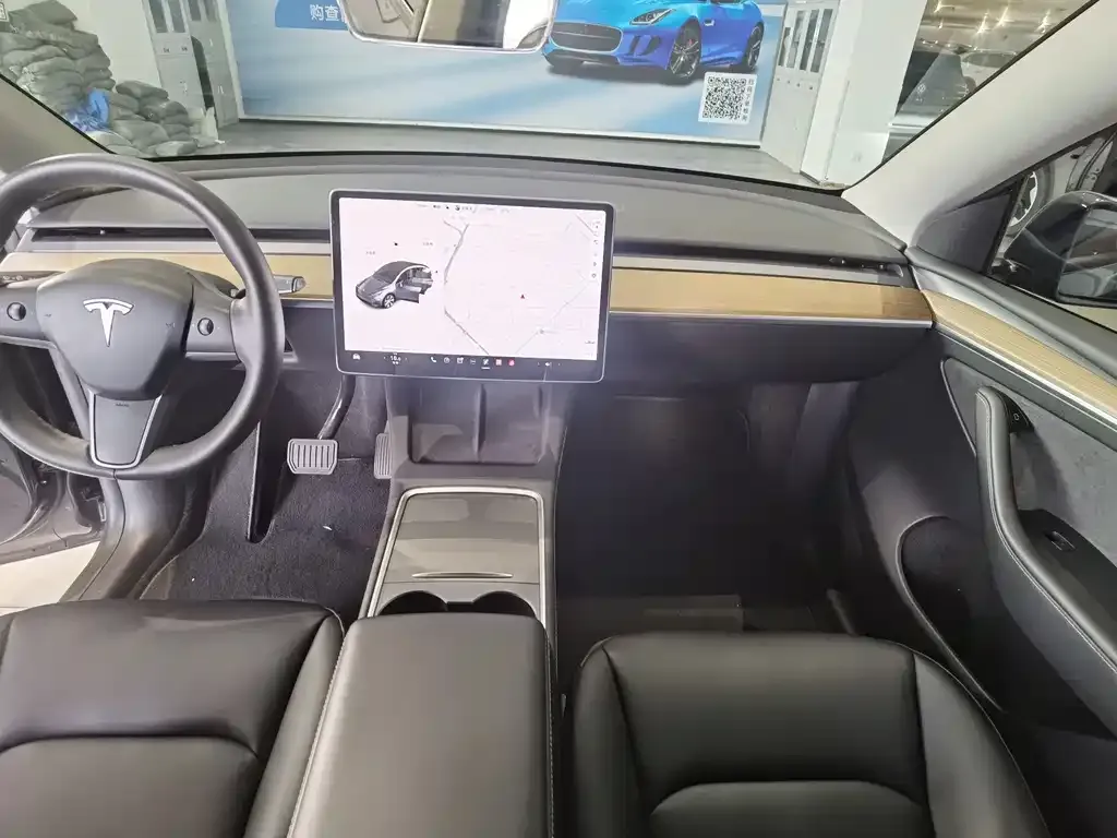 Tesla Model Y — фото 4
