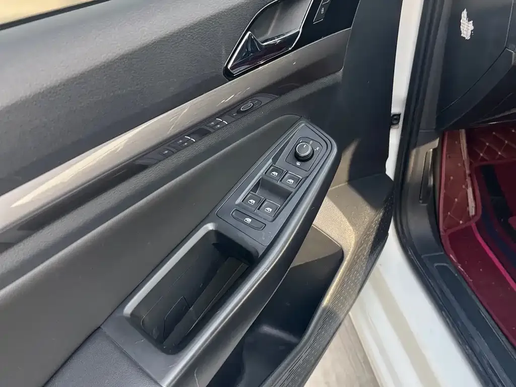 Volkswagen Bora 2022 из CN, фото 8