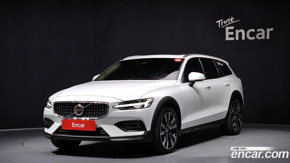 Volvo V60 — фото 1