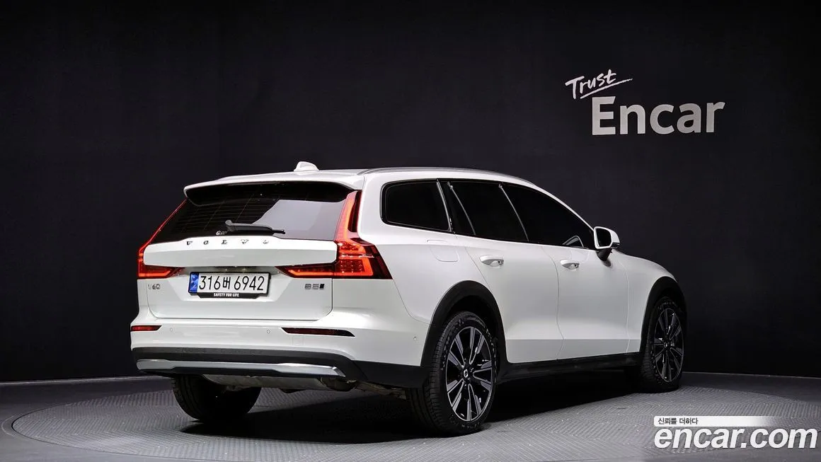 Volvo V60 — фото 2