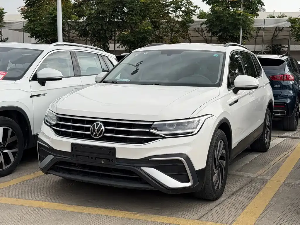 Volkswagen Tiguan L 2022 из CN, фото 1
