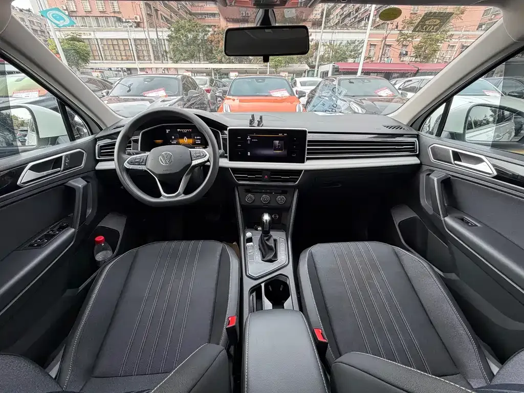 Volkswagen Tiguan L 2022 из CN, фото 8