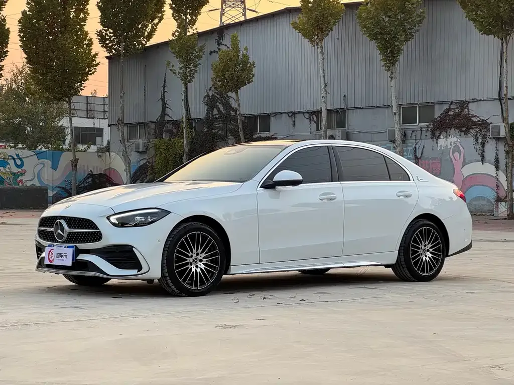 Mercedes-Benz C-Class — фото 1