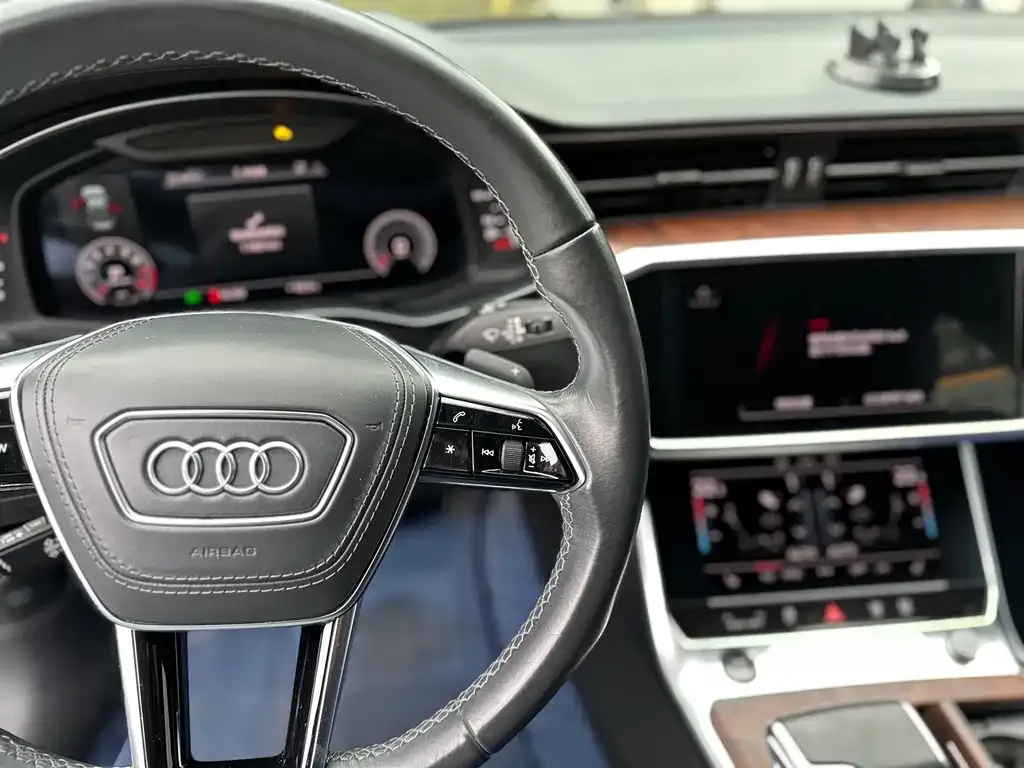 Audi A6L — фото 6