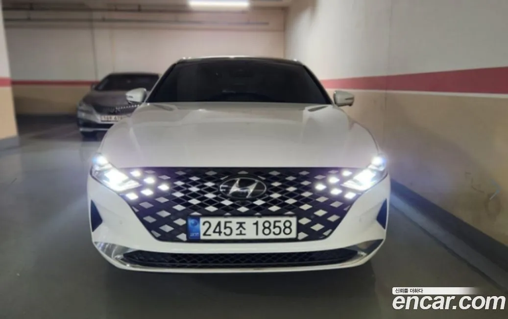 Hyundai Grandeur — фото 1