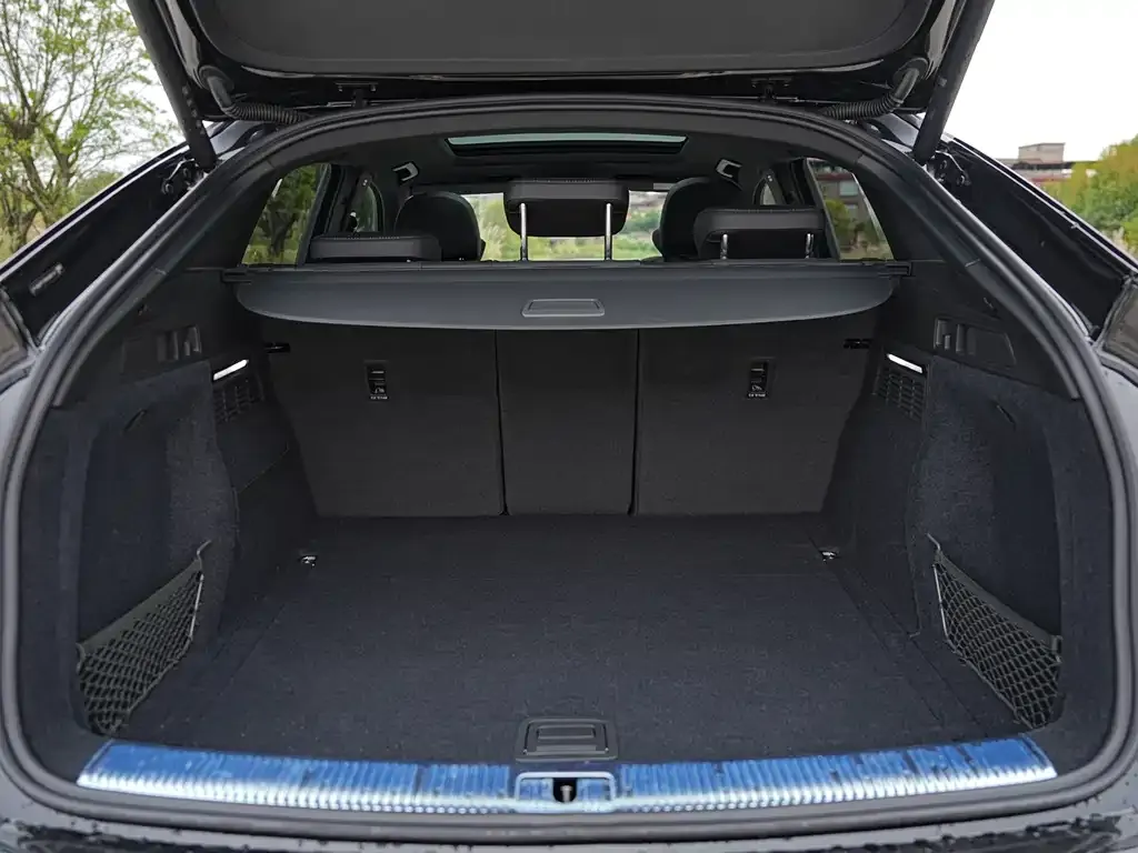 Audi Q5L Sportback — фото 10