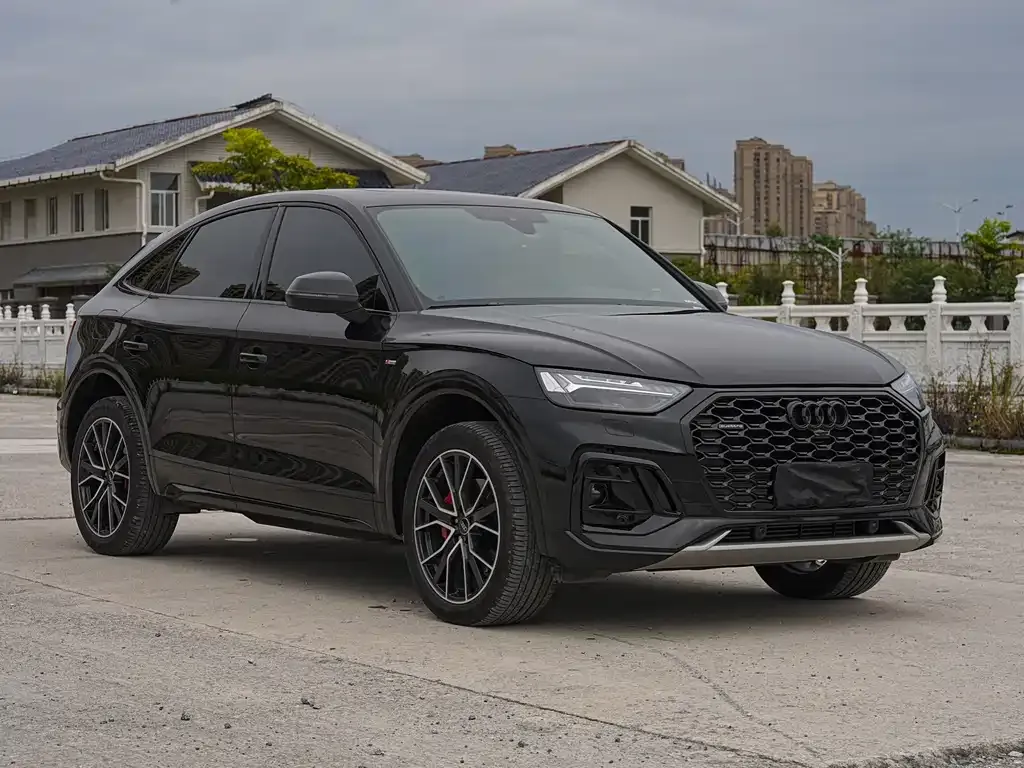 Audi Q5L Sportback — фото 3