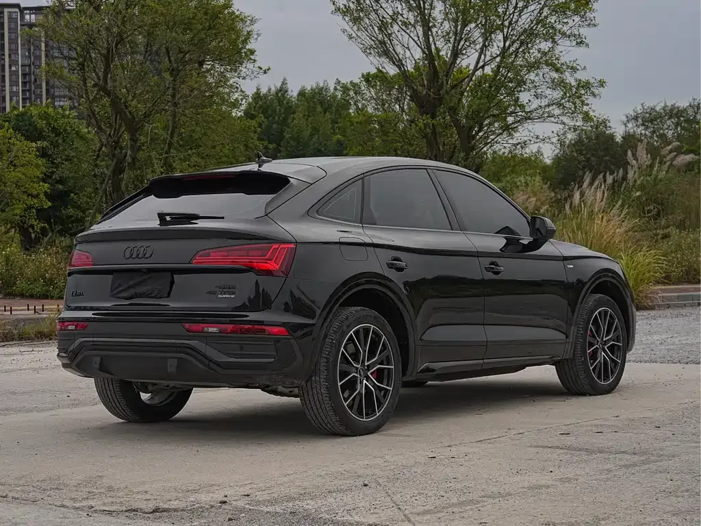 Audi Q5L Sportback — фото 4