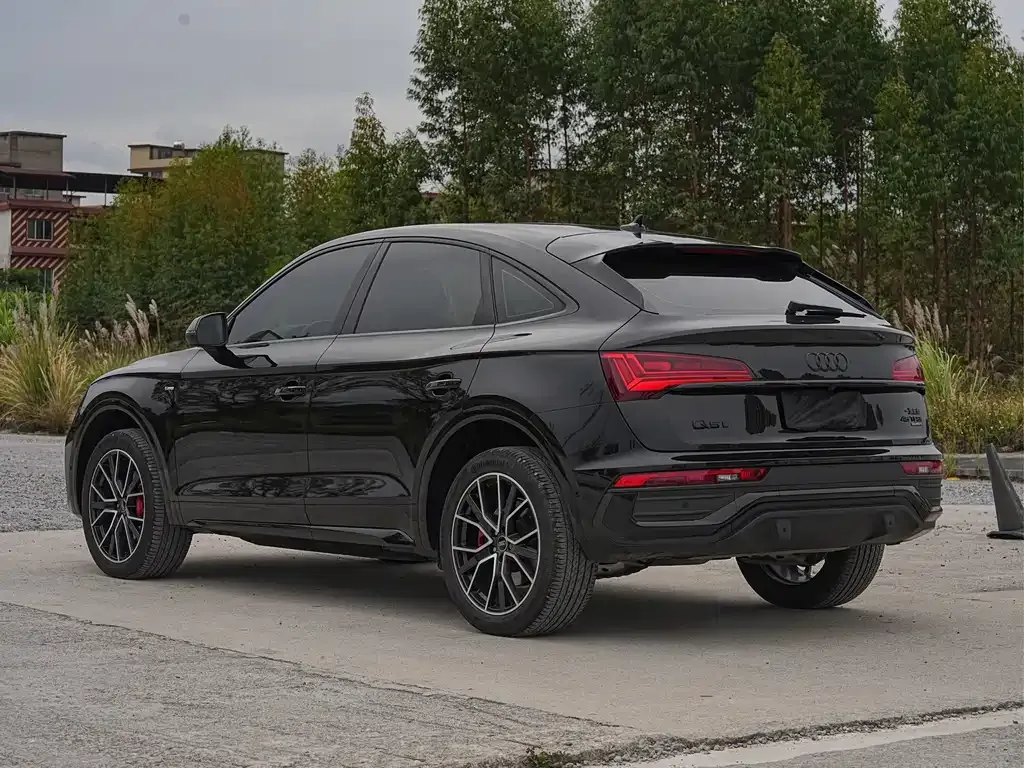 Audi Q5L Sportback — фото 6