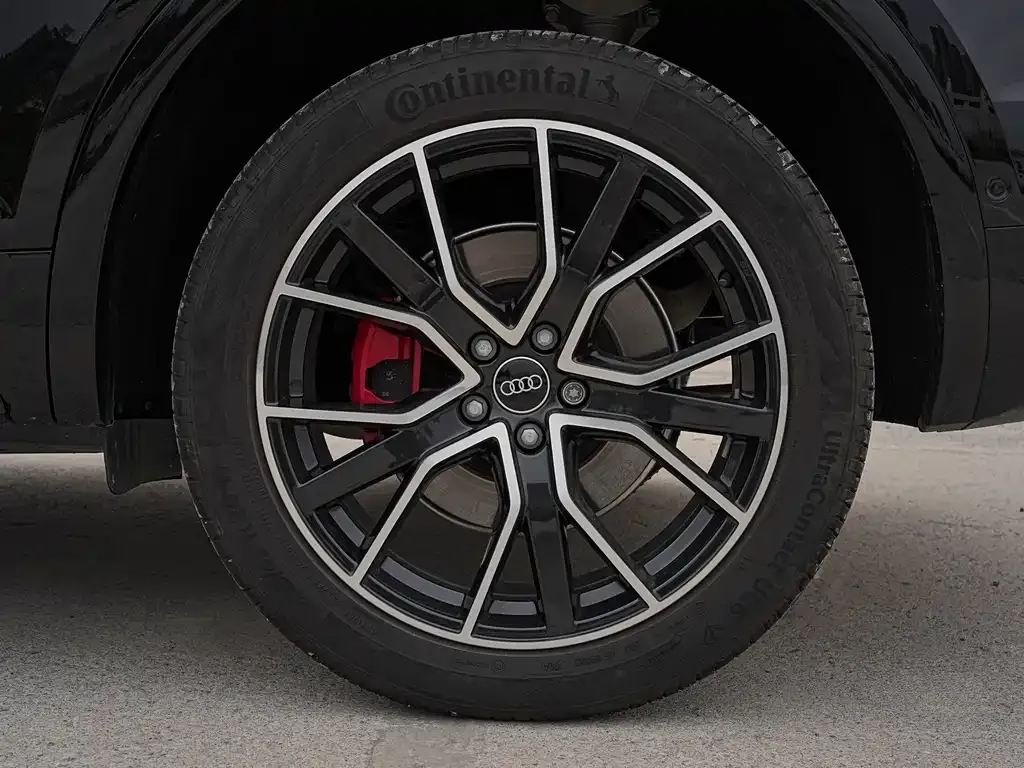 Audi Q5L Sportback — фото 9