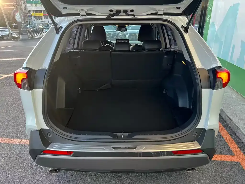 Toyota RAV4 2022 из CN, фото 7
