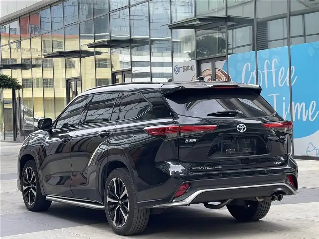 Toyota Crown Kluger 2023 из CN, фото 6