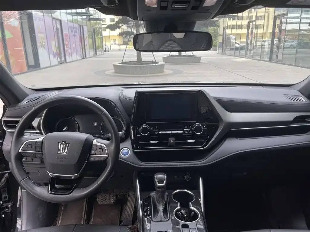 Toyota Crown Kluger 2023 из CN, фото 8