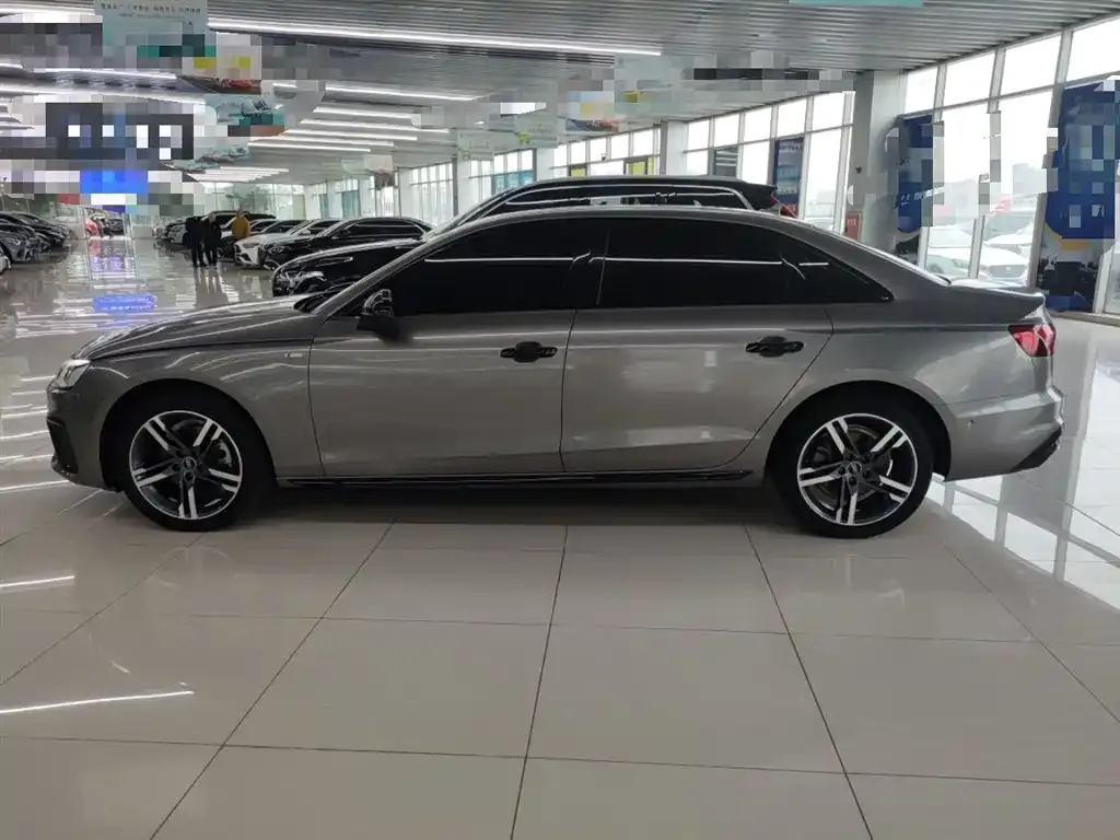 Audi A4L 2023 из CN, фото 5