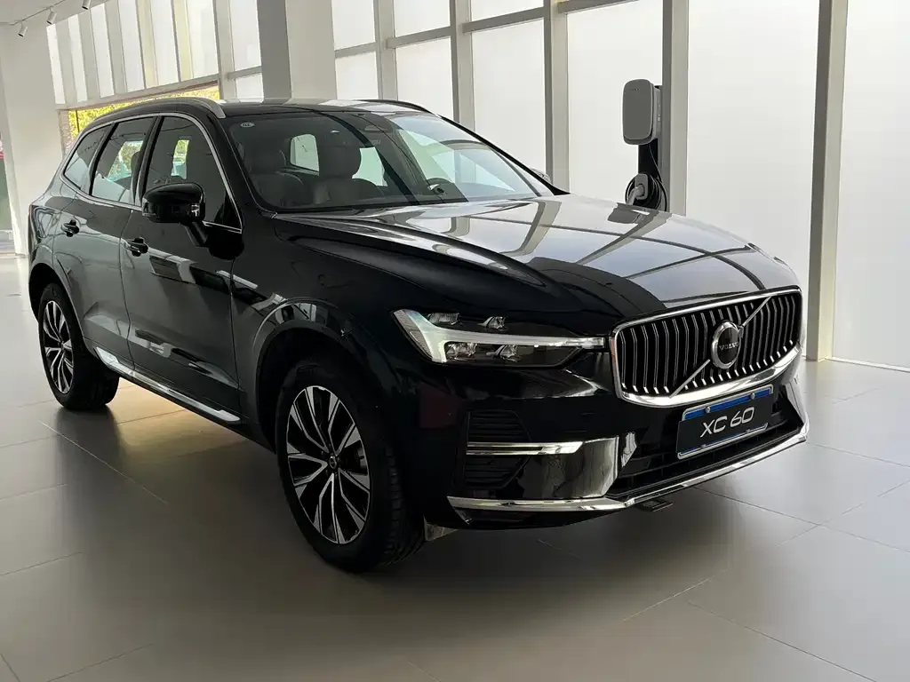 Volvo XC60 — фото 2