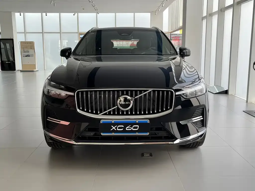 Volvo XC60 — фото 3