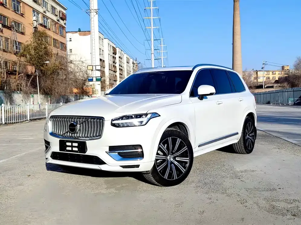 Volvo XC90 — фото 1